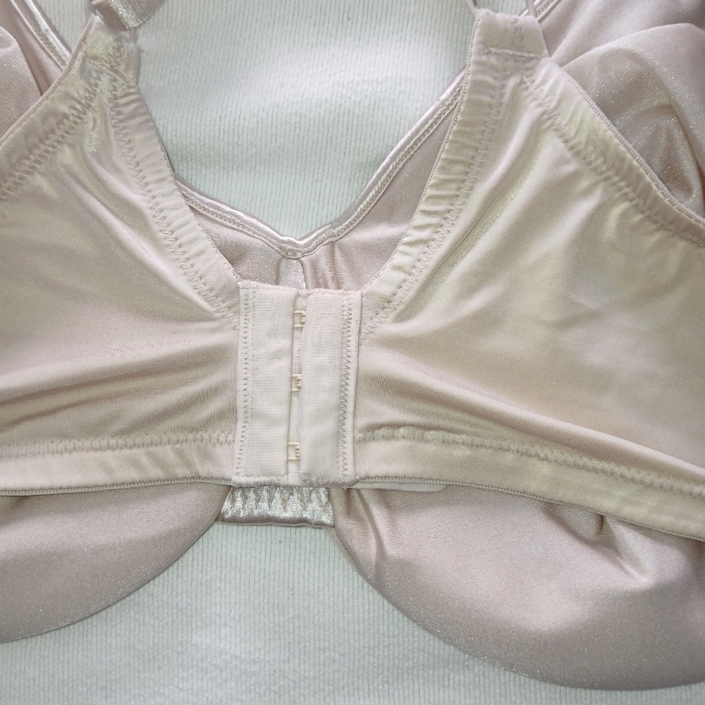 Sz.42DD Womens Olga Signature Satin Bra - Picture 6 of 8